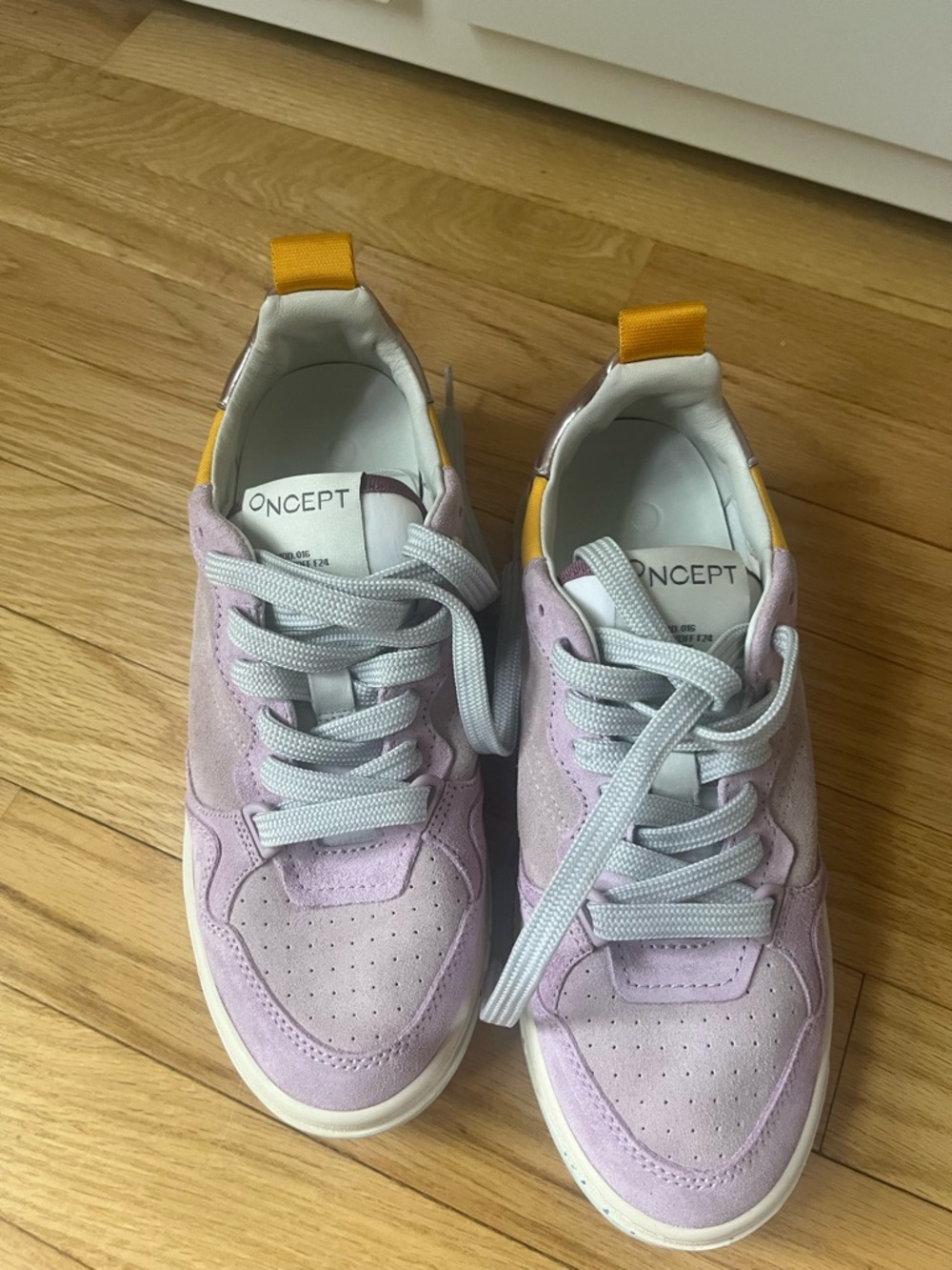 ONCEPT Women’s Lilac Suede Sneakers, Like New
